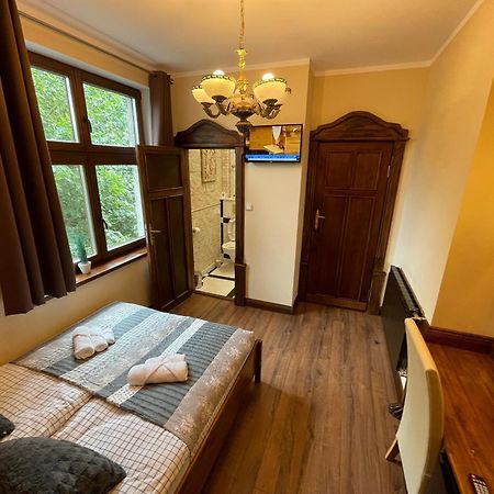 Dworek Oliwski Bed & Breakfast Gdańsk Eksteriør bilde
