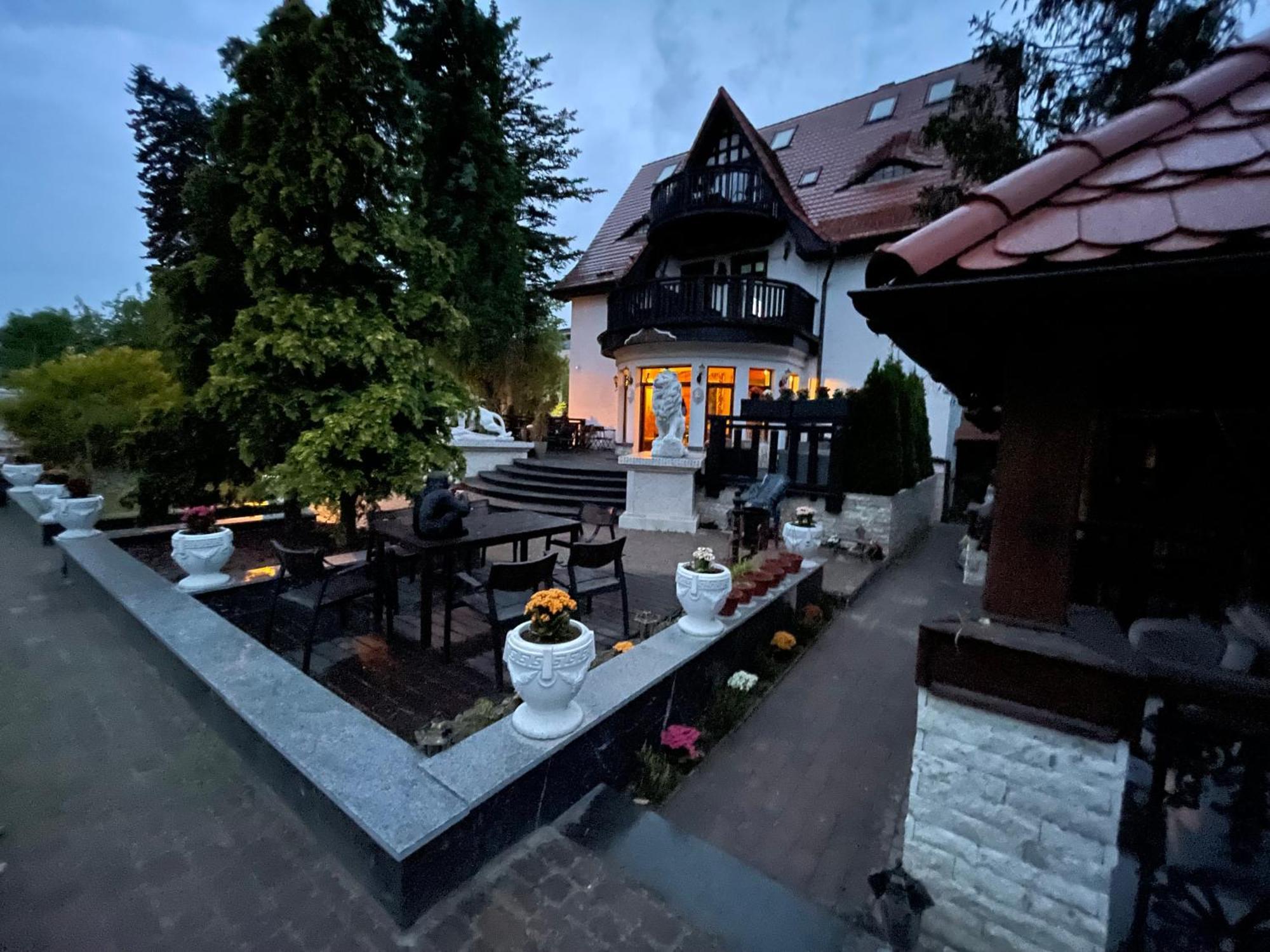 Dworek Oliwski Bed & Breakfast Gdańsk Eksteriør bilde