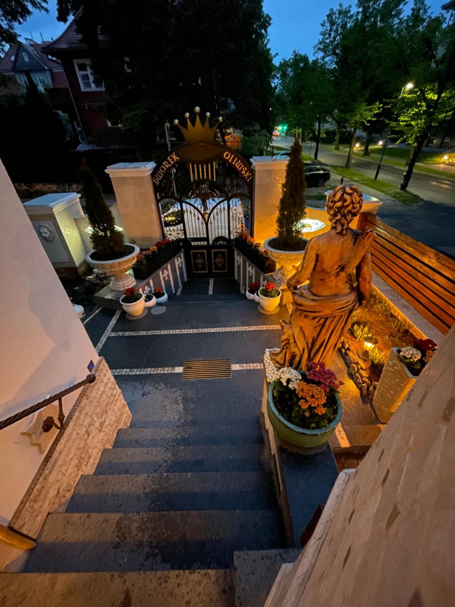 Dworek Oliwski Bed & Breakfast Gdańsk Eksteriør bilde